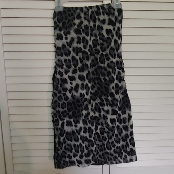 Fitted black and grey cheetah party dress - Picture 2 of 4